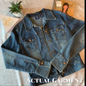Denim Jacket / Jean Jacket w/Slight Flared Cuffs